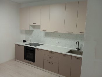 Кухонный гарнитур высокий Латте 3000 мм, Стол. 26 мм в Нижних Сергах - nizhnie-sergi.mebel-e96.ru